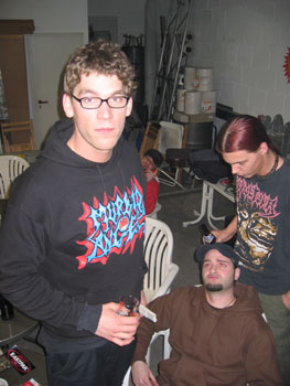 IMG004